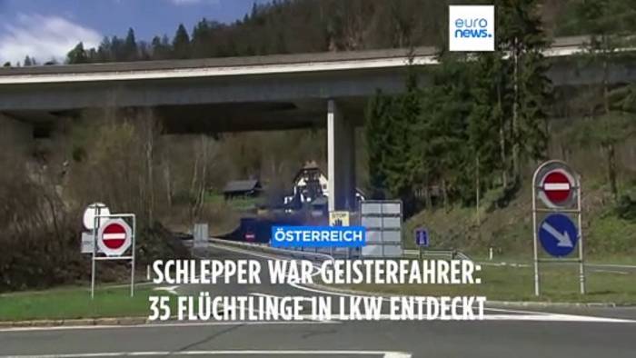 Video: Schlepper war Geisterfahrer: 35 Flüchtlinge unterkühlt aus LKW in Kärnten gerettet