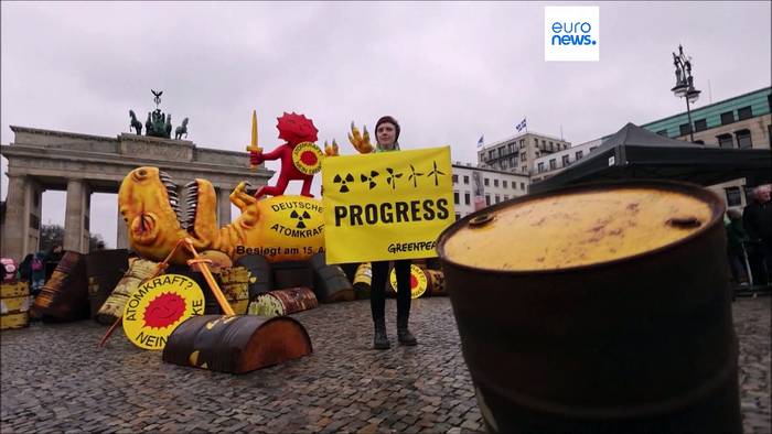 Video: Deutsche Aktivisten feiern die Abschaltung der letzten drei Atomkraftwerke des Landes