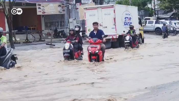Video: Hochwasserfeste Elektromotorräder aus Indonesien