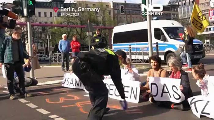 Video: Klimaproteste: Letzte Generation legt Berufsverkehr in Berlin lahm