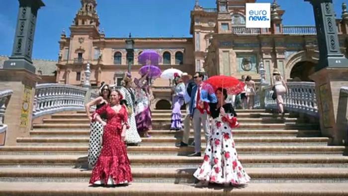 Video: Heißer Apil: Sevilla feiert Frühlingsfest trotz Hitzewelle