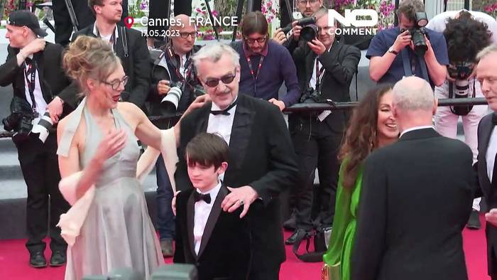 Video: Queer in Cannes: Kurz-Western von Pedro Almodóvar feiert Premiere