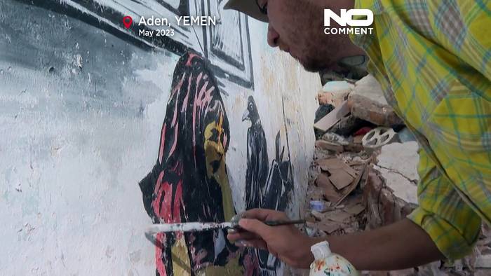 Video: Kunst zwischen den Trümmern: Straßenkünstler aus Jemen malt die Opfer des Krieges