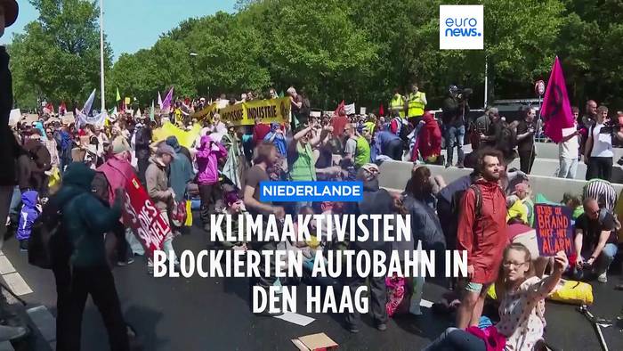 News video: Den Haag: Klimaprotest in Badehose und Bikini, hunderte Festnahmen