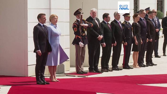 Video: Doch nicht hirntot! Macron sieht Nato durch Putin 