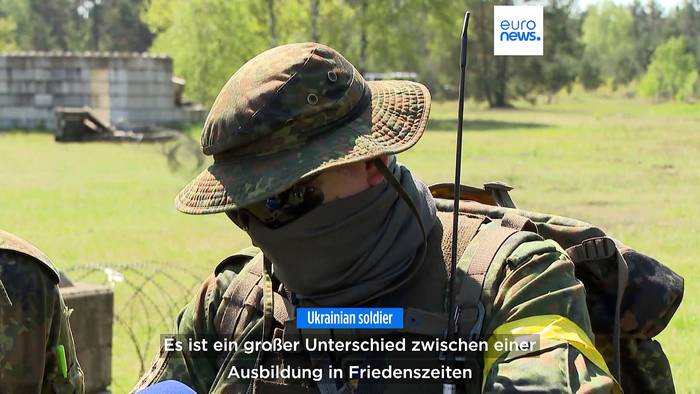 Video: Gut ausgebildet in die Schlacht: Ukrainische Rekruten bekommen den 