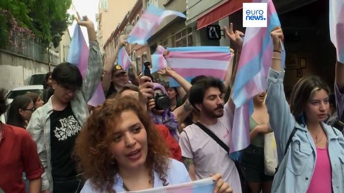 Video: Trans-Pride-Parade in Istanbul: Polizei nimmt Aktivist:innen fest