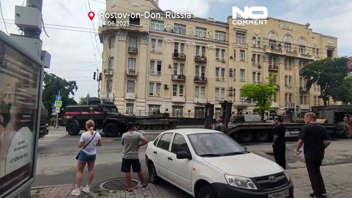 Video: Plötzlich Panzer im Stadtzentrum: Wirklich herzlich willkommen?