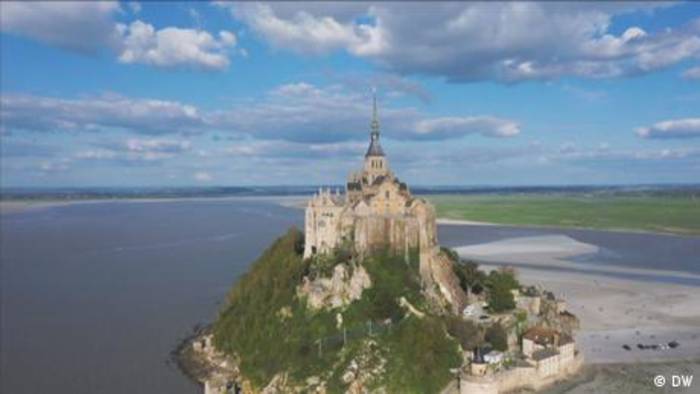 Video: Die Geheimnisse der Klosterinsel Le Mont St Michel
