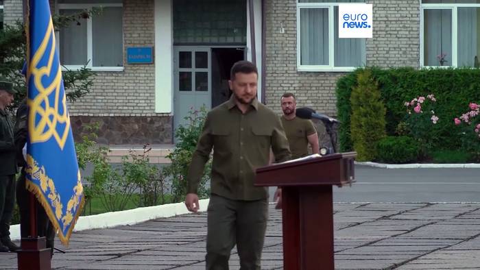 Video: Schlappe für Putin im Ukraine-Krieg? Selenskyj bringt 5 Asow-Kommandeure aus Türkei mit nach Hause