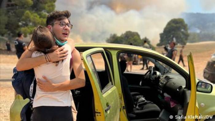 Video: Griechenland: Dramatischer Kampf gegen die Flammen