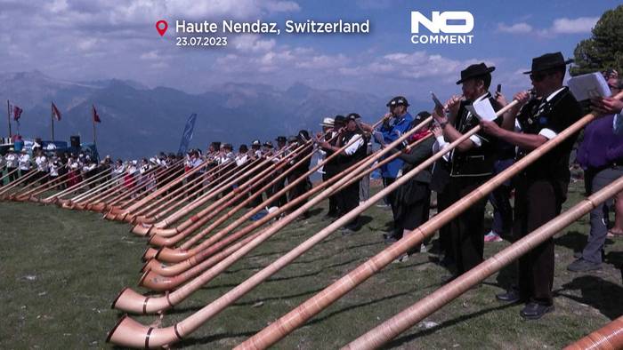 Video: 100 der besten der Welt beim Alphorn-Festival von Nendaz in der Schweiz