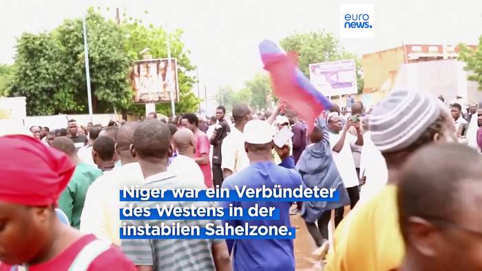 Video: Nach Putsch im Niger: Anti-westliche Parolen und russische Fahnen