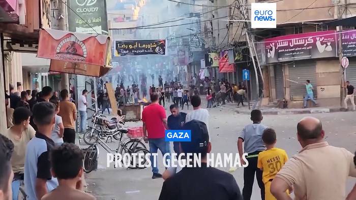 Video: Protest artet aus: Hamas-Anhänger und -Gegner bewerfen sich mit Steinen