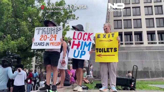 Video: Proteste in Washington: Trump mit Hitlerbärtchen oder Heiligenschein