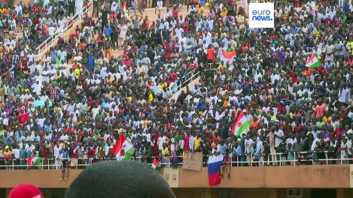 Video: Niger: Putschisten lassen Ecowas-Ultimatum verstreichen und sich in Niamey bejubeln