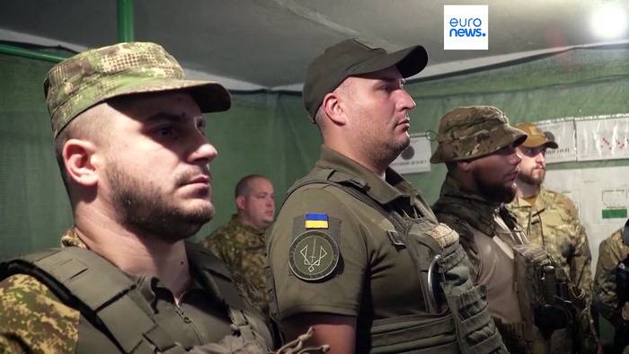Video: Erbitterte Kämpfe: Ukraine befreit strategisch wichtiges Dorf an der Front