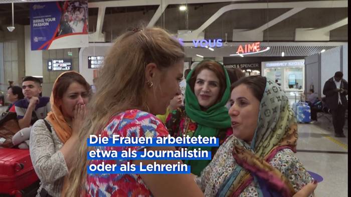 Video: In Paris gelandet: Frauen aus Afghanistan fliehen vor den Taliban