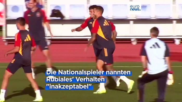 News video: Rote Karte für Rubiales: Spaniens Nationalspieler verurteilen Verhalten von Verbandschef