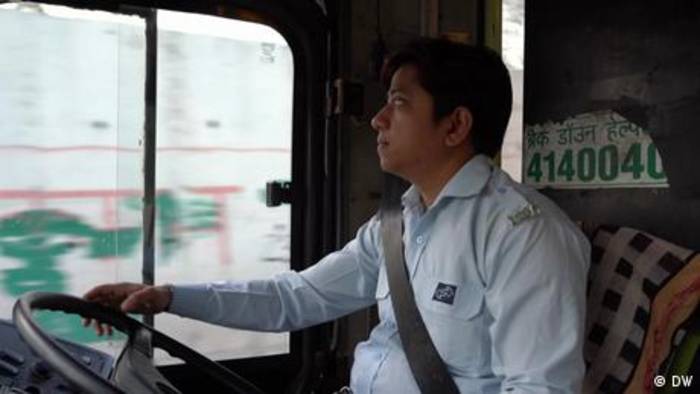 News video: Busfahrerinnen in Delhi