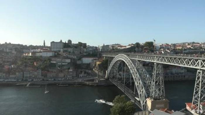 Video: Portugal: Streit um liberale Drogenpolitik