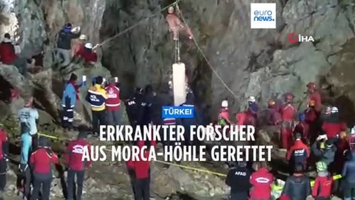 Video: Erkrankter US-Forscher aus Höhle in Türkei gerettet