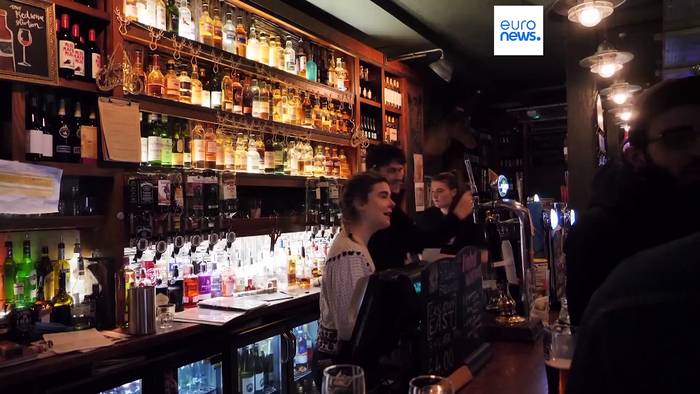 Video: Achtung, Alkohol! Irland warnt ab 2026 auf Flaschen vor gesundheitlichen Gefahren