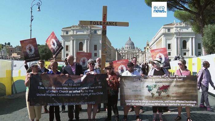 News video: Vor Sitzung der Weltbischofssynode: Kundgebung gegen Missbrauch in der Katholischen Kirche