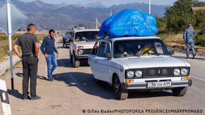 News video: Tausende armenische Flüchtlinge strömen ins grenznahe Goris