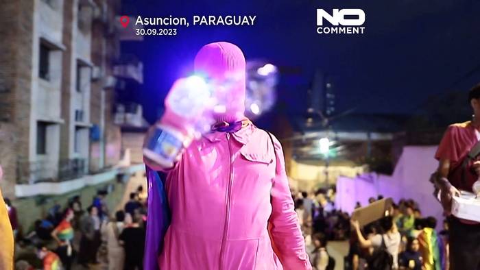Video: Paraguay: LGBTQ-Gemeinde marschiert durch Asuncion