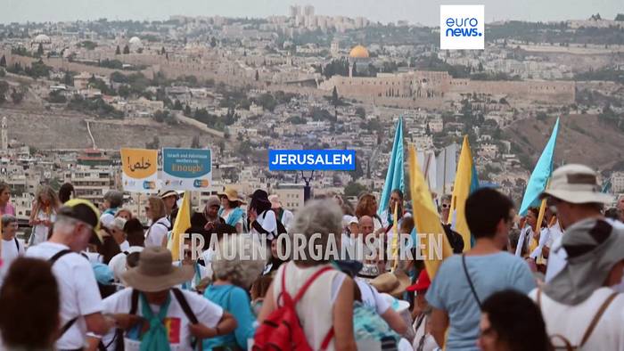 Video: Frauenpower: Israelisch-palästinesischer Demonstrationszug zum Toten Meer