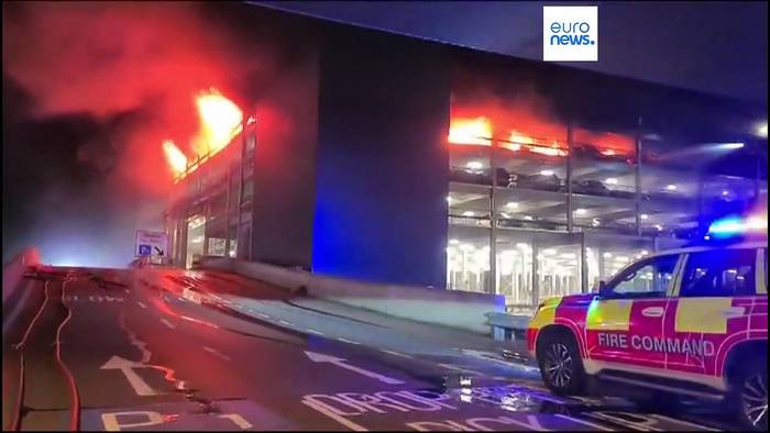 News video: Großbrand legt Londoner Flughafen Luton lahm