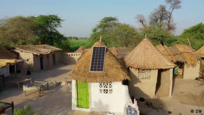 News video: Dorf in Pakistan: Energieautark durch Solarkraft