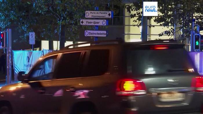 Video: Nach tödlichen Schüssen in Brüssel: Täter weiter auf der Flucht