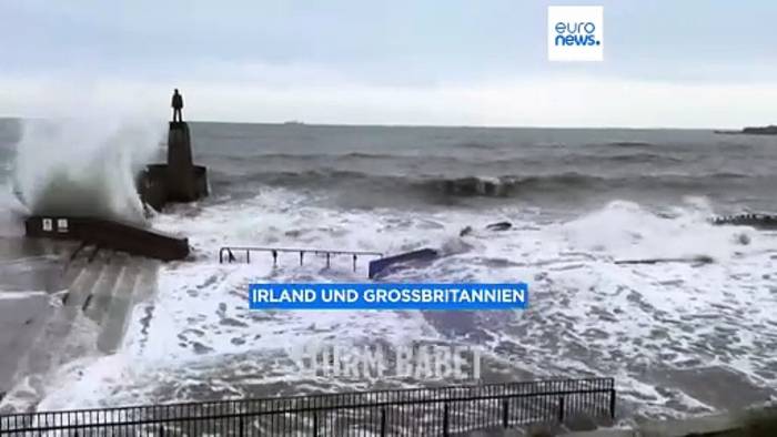 Video: Sturm Babet sorgt für apolakyptische Szenen: Regen von 1 Monat in 24 Stunden