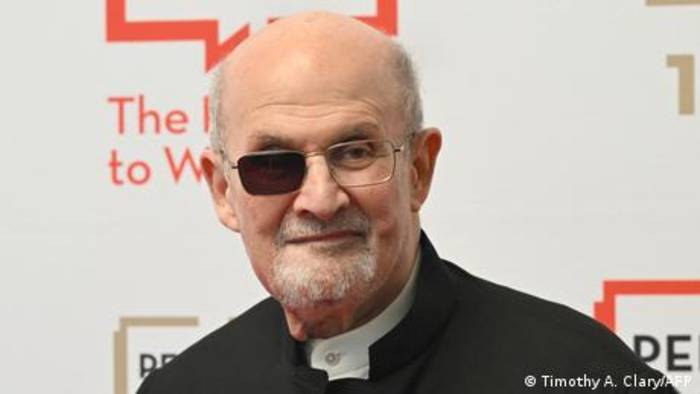 Video: Salman Rushdie erhält Friedenspreis