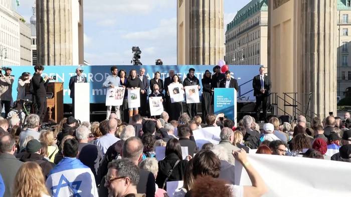 Video: Demo in Berlin: Solidarität mit Familien der 200 aus Israel nach Gaza verschleppten Geiseln