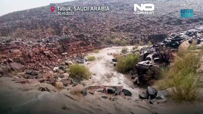 Video: Unwetter, Überschwemmungen und Wüstenstaub in Saudi-Arabien