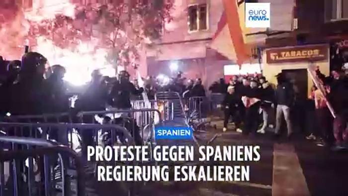 Video: Schwere Ausschreitungen bei erneuten Protesten gegen Amnestie für Separatisten in Spanien