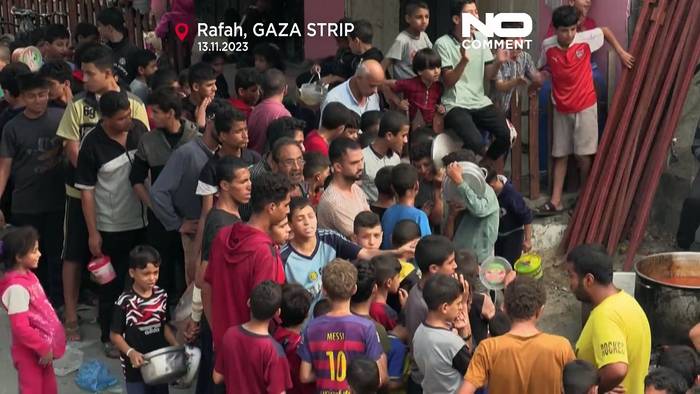 Video: VIDEO - Kinder in Gaza: Stundenlang anstehen für eine Bohnensuppe