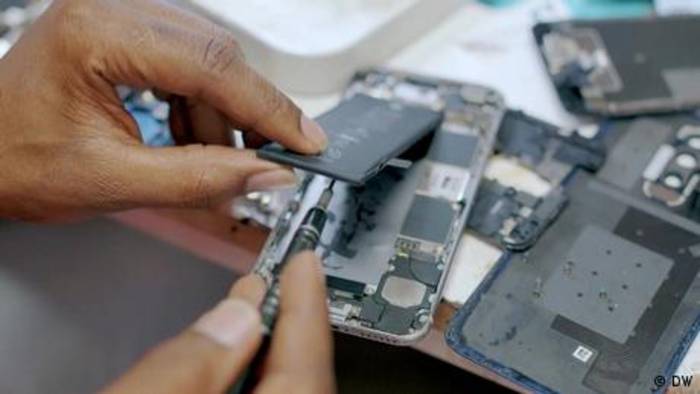 Video: Warum chinesische Handys in Afrika beliebt sind