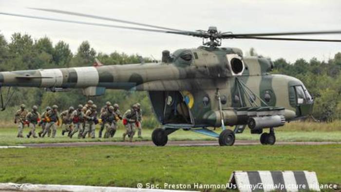 News video: Ukraine macht Hubschrauber aus Sowjetzeiten kriegstauglich