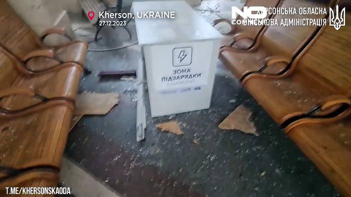 Video: Russischer Luftangriff auf Bahnhof in Cherson