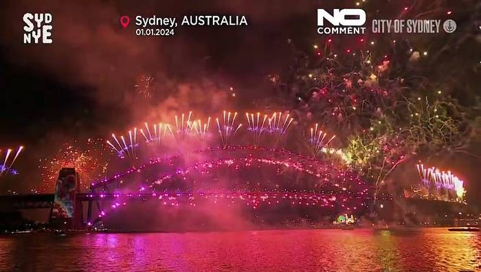 News video: Traditionelle Feuerwerksshow in Sydney zu Neujahr 2024