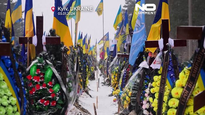Video: Trauerfeier in Kiew: Abschied vom ukrainischen Soldaten 