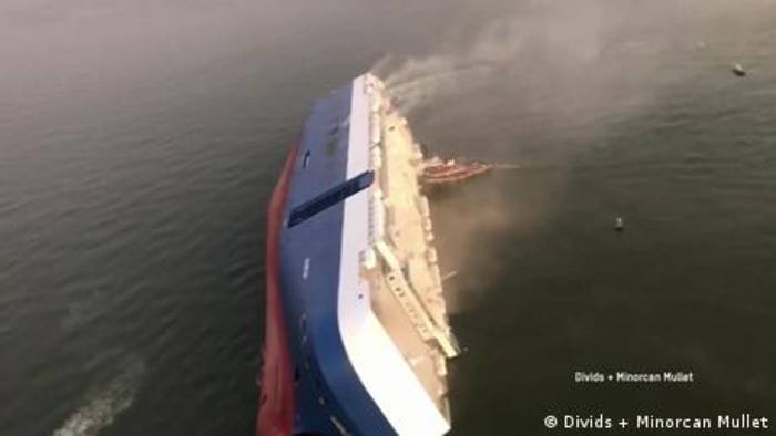 News video: Havarie-Gefahr: Container auf der Kippe