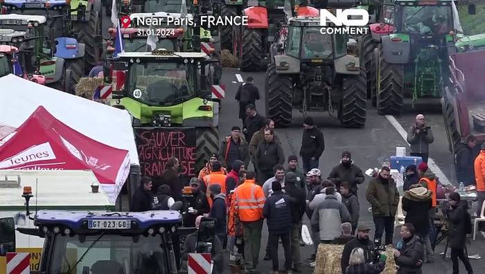 Video: Paris: Landwirte setzen ihre Blockadeversuche fort