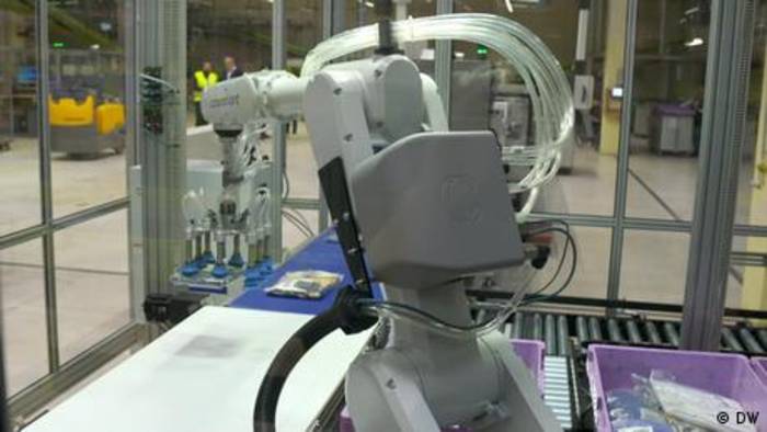 News video: Mit KI-Robotern gegen Fachkräftemangel