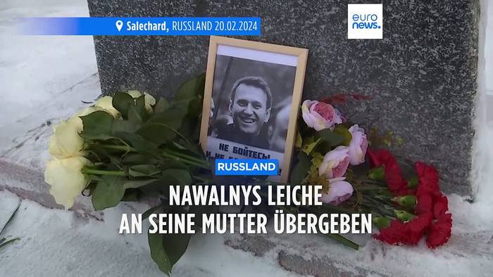 Video: Nawalnys Leiche an seine Mutter übergeben