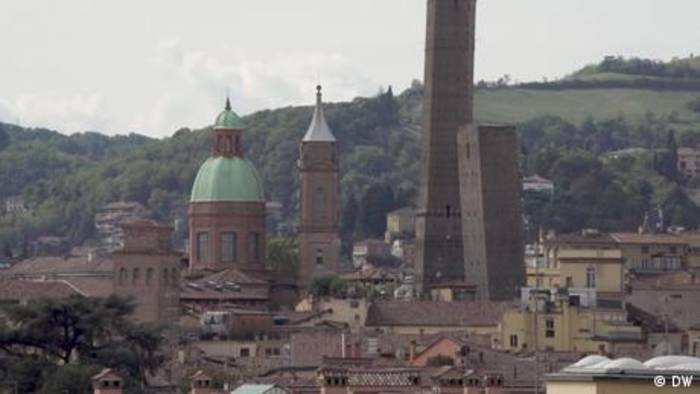 Video: Italien: Bolognas Türme – ganz schön schräg